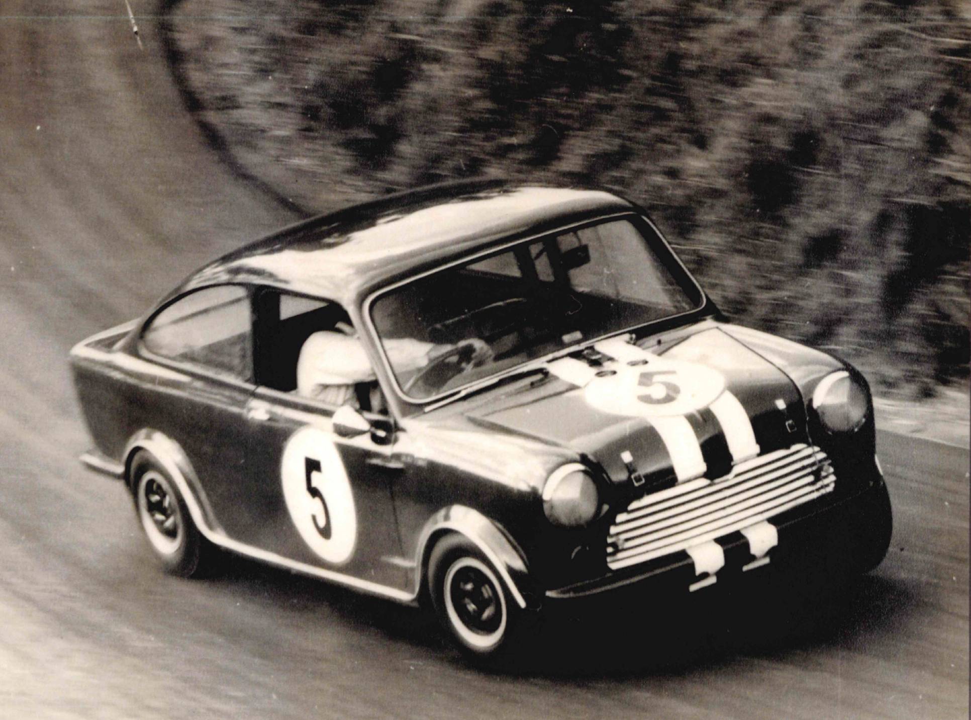 ブロードスピード GT 2+2（1966-68 イギリス） - car-kobanashi.com